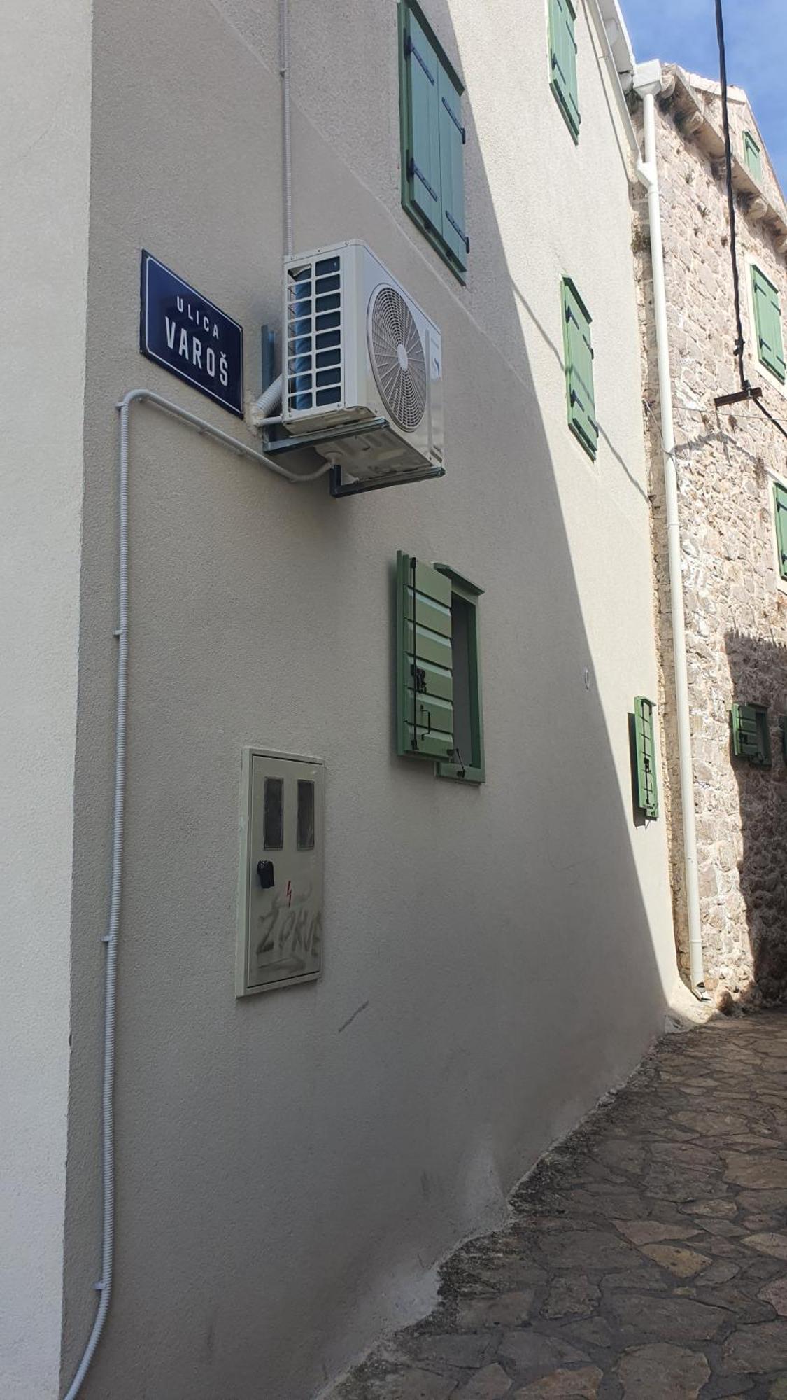 Moj Mir * Betina (Sibenik-Knin)